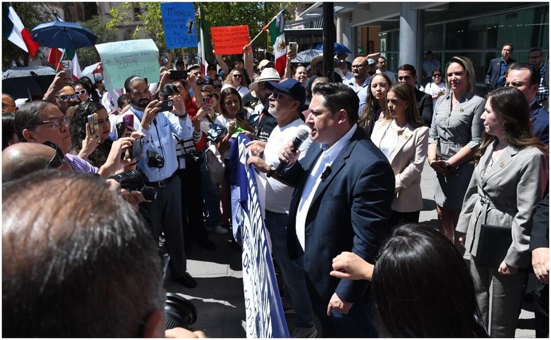 Manifestaciones afuera del Congreso de Chihuahua impiden discusión de la Reforma Judicial. Foto: Especial