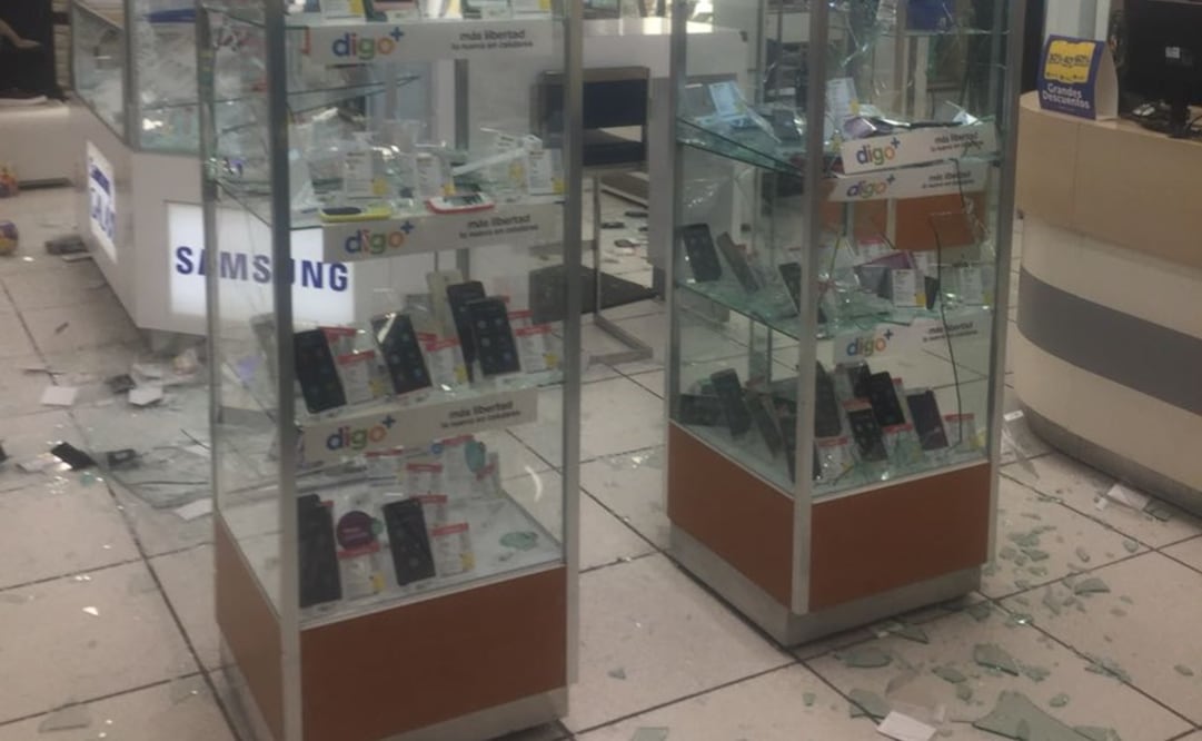 Robo en Coppel de la colonia Progreso Nacional. (Foto: @alertasurbanas)