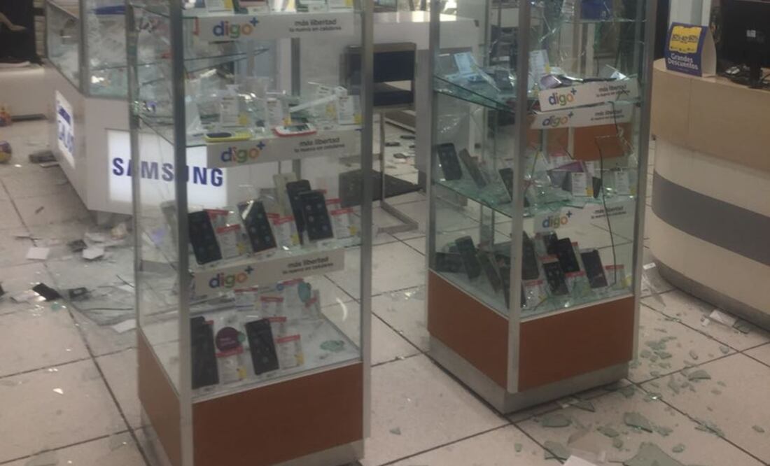 Robo en Coppel de la colonia Progreso Nacional. (Foto: @alertasurbanas)