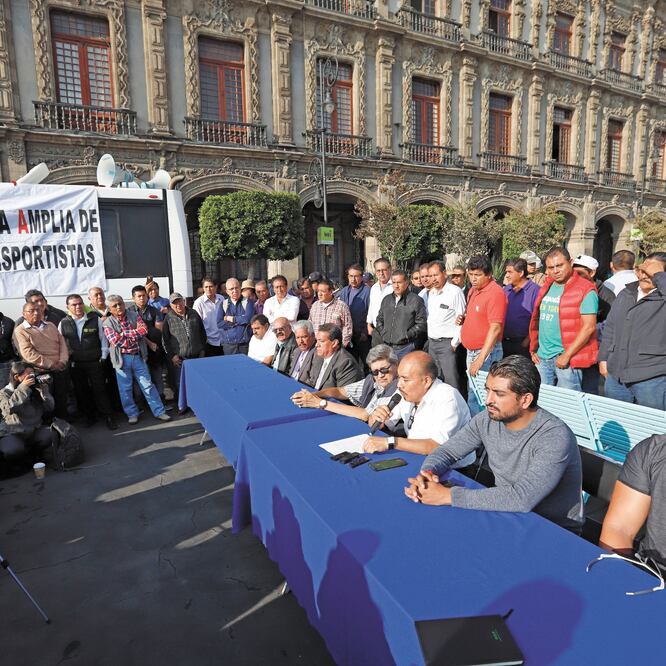 La Fuerza Amplia de Transportistas (FAT), ayer en conferencia de prensa, afirmó que Capuano Tripp les confirmó la quiebra del Metrobús. BERENICE FREGOSO. EL UNIVERSAL