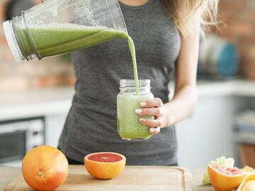 Ayuda a tus riñones a eliminar toxinas con este jugo natural a base de manzana