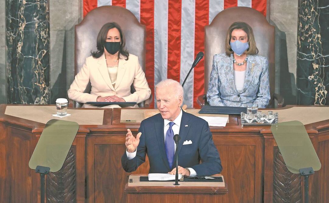 El presidente estadounidense, Joe Biden; la vicepresidenta Kamala Harris y la lideresa de la Cámara de Representantes, Nancy Pelosi, ayer ante el Congreso. Foto: Chip Somodevilla/ AP.