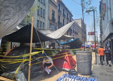 Integrantes de la CNTE se plantan en Madero y 16 de septiembre; causan afectaciones para el paso peatonal y vehicular