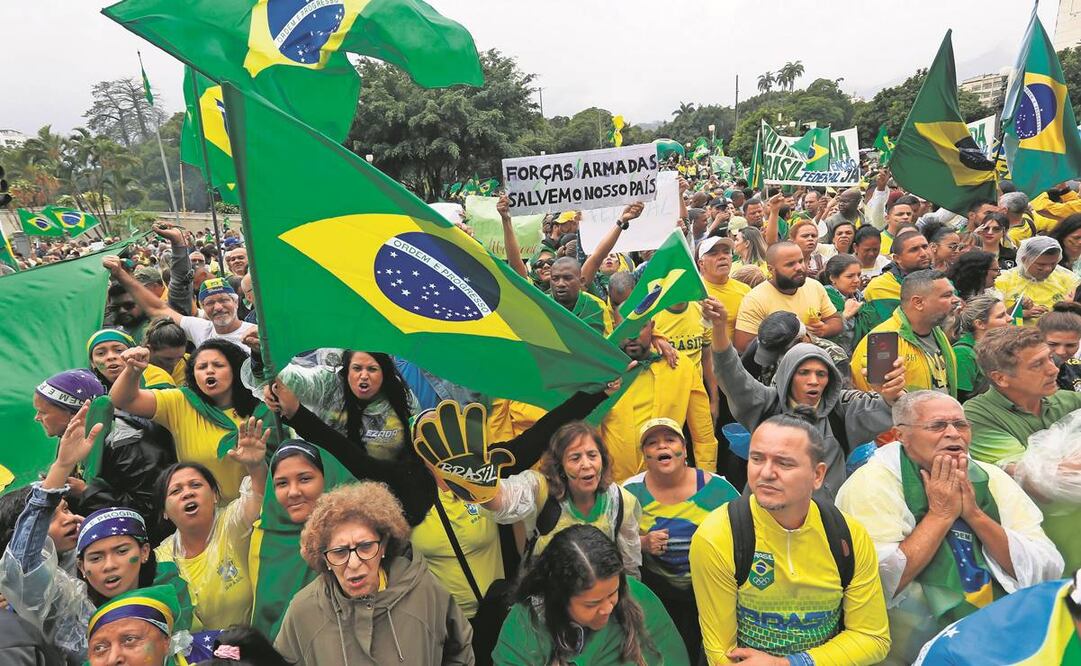 Los partidarios del presidente Jair Bolsonaro protestan contra su derrota en la segunda vuelta de las elecciones presidenciales, en Río de Janeiro. Foto: Bruna Prado/AP