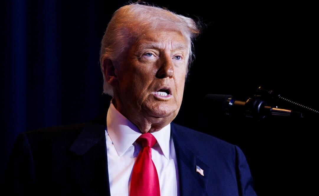 El presidente estadounidense Donald Trump habla durante el Desayuno Nacional de Oración en el Capitolio de los Estados Unidos en Washington, DC, EU, 06 de febrero de 2025. El presidente Trump ha ordenado al personal de la Oficina de Derechos Civiles del Departamento de Educación que persiga agresivamente las denuncias relacionadas con el antisemitismo. Foto: EFE