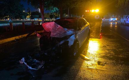 Joven fallece por quemaduras tras chocar su auto contra un árbol en Sinaloa