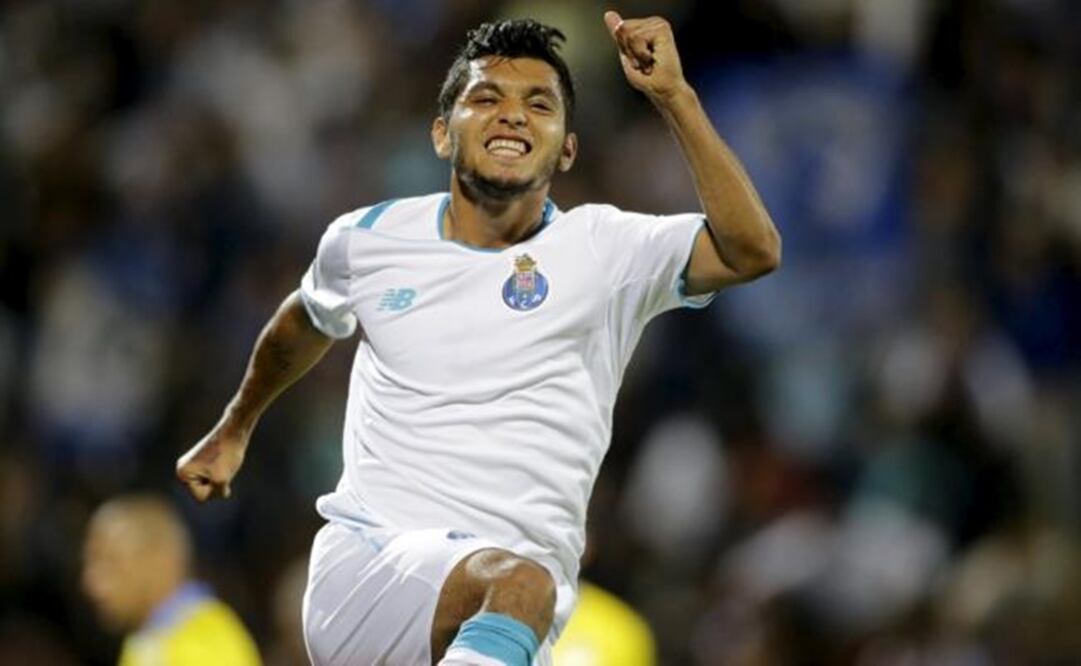 'Tecatito' celebrates his first goal with Porto. (Photo: Reuters)