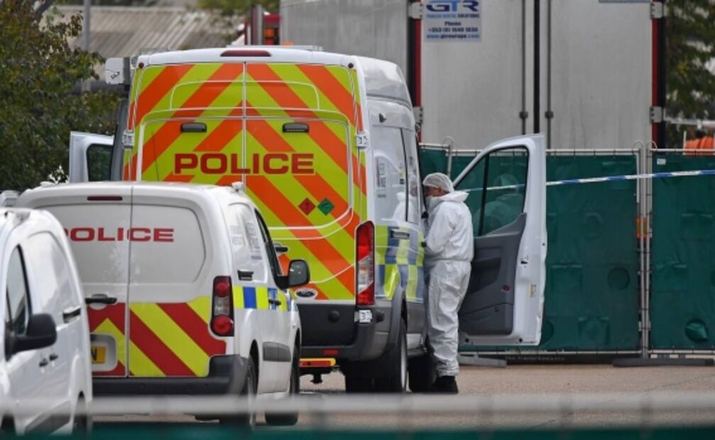 ¿Qué se sabe sobre los 39 cuerpos hallados en un camión en Inglaterra?