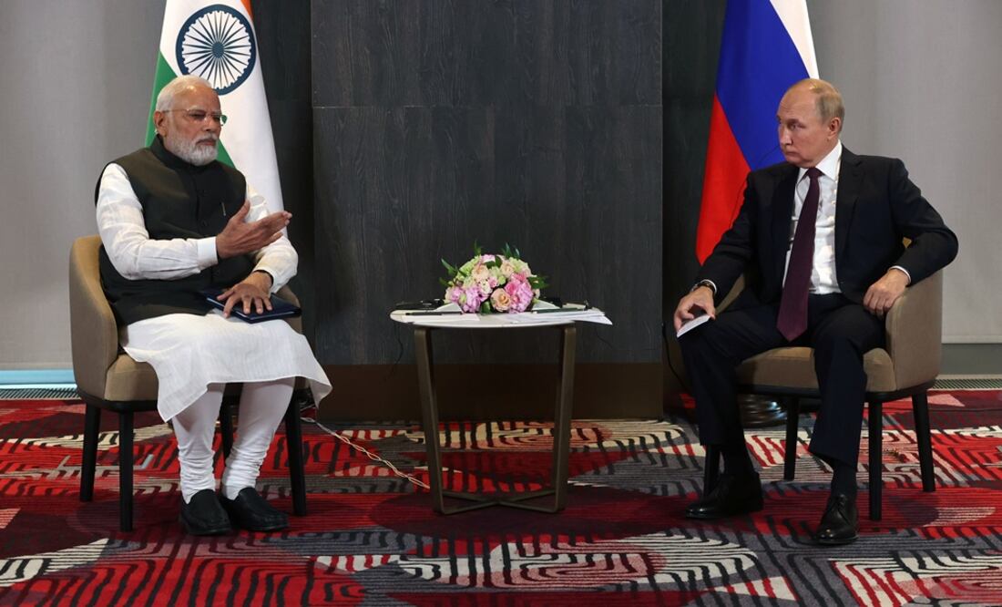 El presidente ruso Vladimir Putin se reúne con el primer ministro de India Narendra Modi. Foto: EFE