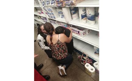 Madre pierde a su hijo en supermercado; lo encuentran dormido en anaquel
