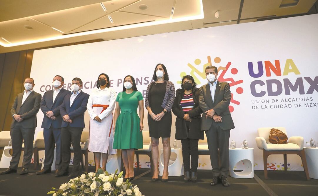 En conferencia de prensa, los alcaldes electos del PAN, PRI y PRD expresaron que exigirán recursos para desinfección, cubrebocas y establecer protocolos en las escuelas, ante el inminente regreso a clases. Foto: Diego Simón. El Universal