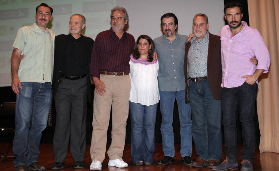 Ramón Orozco, José Alonso, Reyes Bercini, la productora Adriana Rosique, Víctor Civeira, el director León Serment y Eduardo Victoria. FOTO: Agustín Salinas/EL UNIVERSAL.