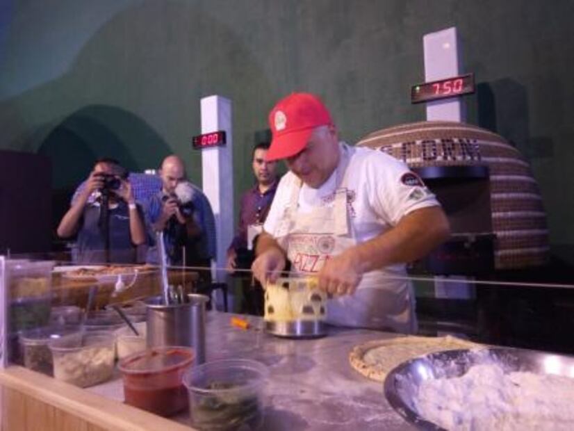 Encuentran al mejor pizzero de México, competirá en el campeonato en Nápoles