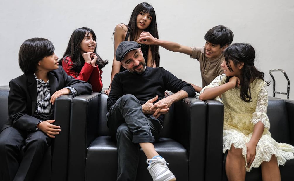 Entrevista al director Ernesto Martínez Bucio y elenco de la película "El diablo fuma y guarda las colillas en la misma caja".
FOTO: Gabriel Pano/EL UNIVERSAL.