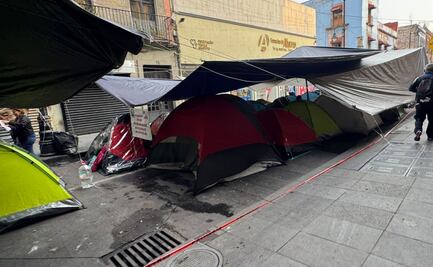 Palacio Nacional amanece sin bloqueos de la CNTE; plantón se mantiene en el Centro Histórico