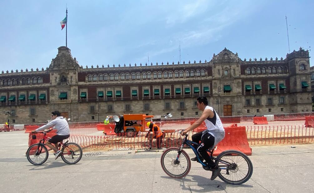 Batres asegura que "obras de peatonalización del Zócalo capitalino estarán terminadas en mayo". Foto: Alberto Acosta