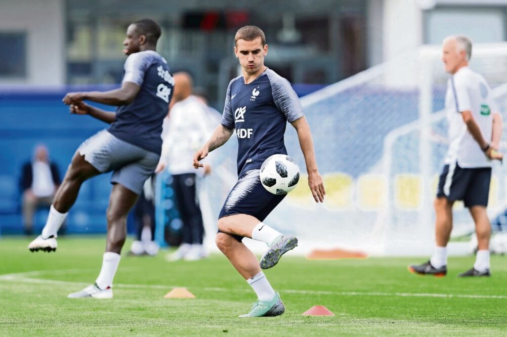 Tiene la ilusión de levantar la Copa, que su equipo no gana desde 1998. Foto: DAVID VINCENT. AP