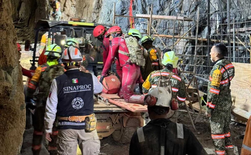 Uno de los mineros aún permanece atrapado.
Foto: Especial.