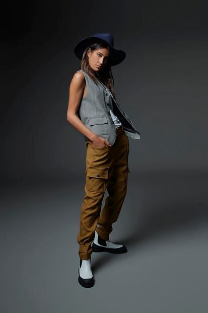 Desafía las reglas con un look masculino