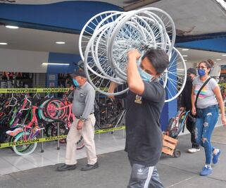Bicis y accesorios se encarecen 30%