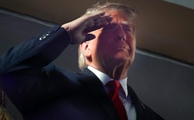 Trump asiste al juego de los Knicks y los Spurs; el público responde con fuertes abucheos