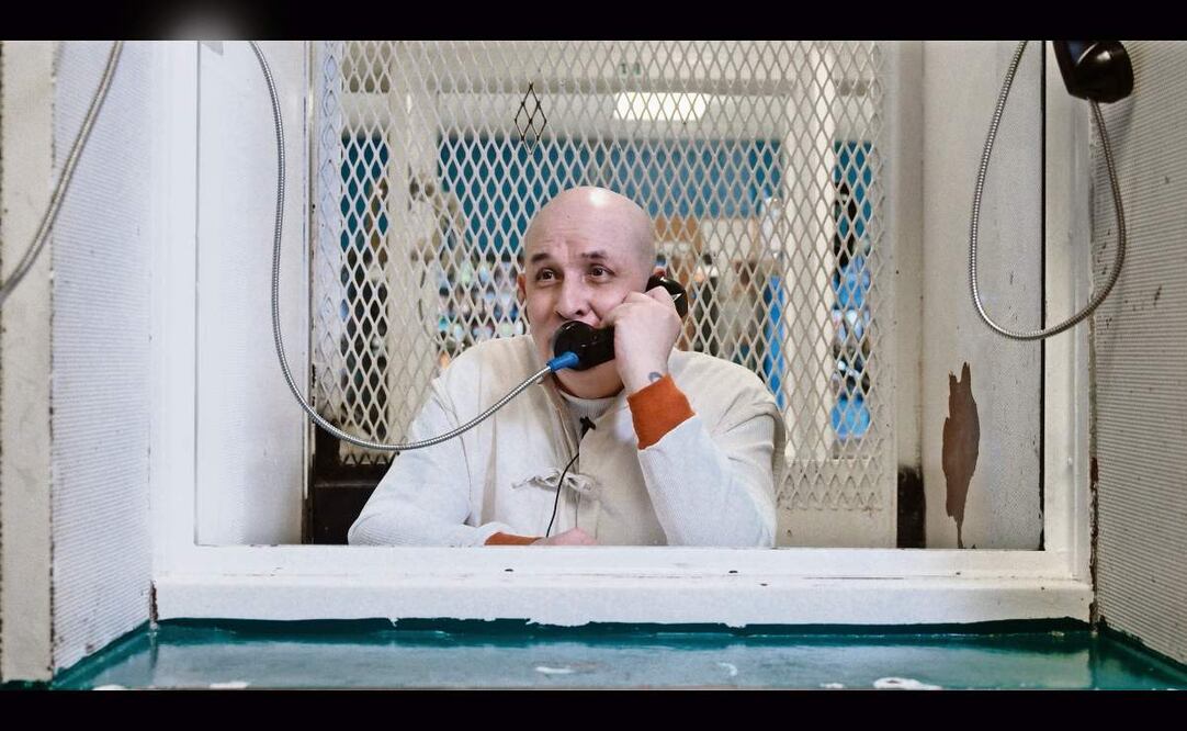 César Fierro, preso, en una de las entrevistas que dio al realizador. Foto: Piano Distribución