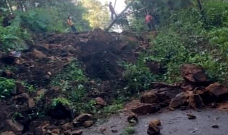 Mueren 3 personas, entre ellas una menor, por derrumbe en San Agustín Loxicha, Oaxaca