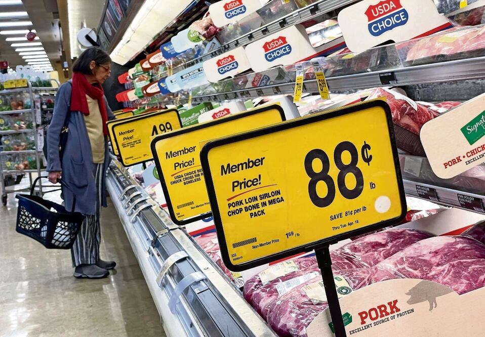 Estadísticas de Estados Unidos mostraron que la tasa de inflación anualizada bajó de 6% en febrero a 5% en marzo.