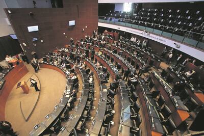 Senadores de oposición presentan reforma para desmilitarizar seguridad pública