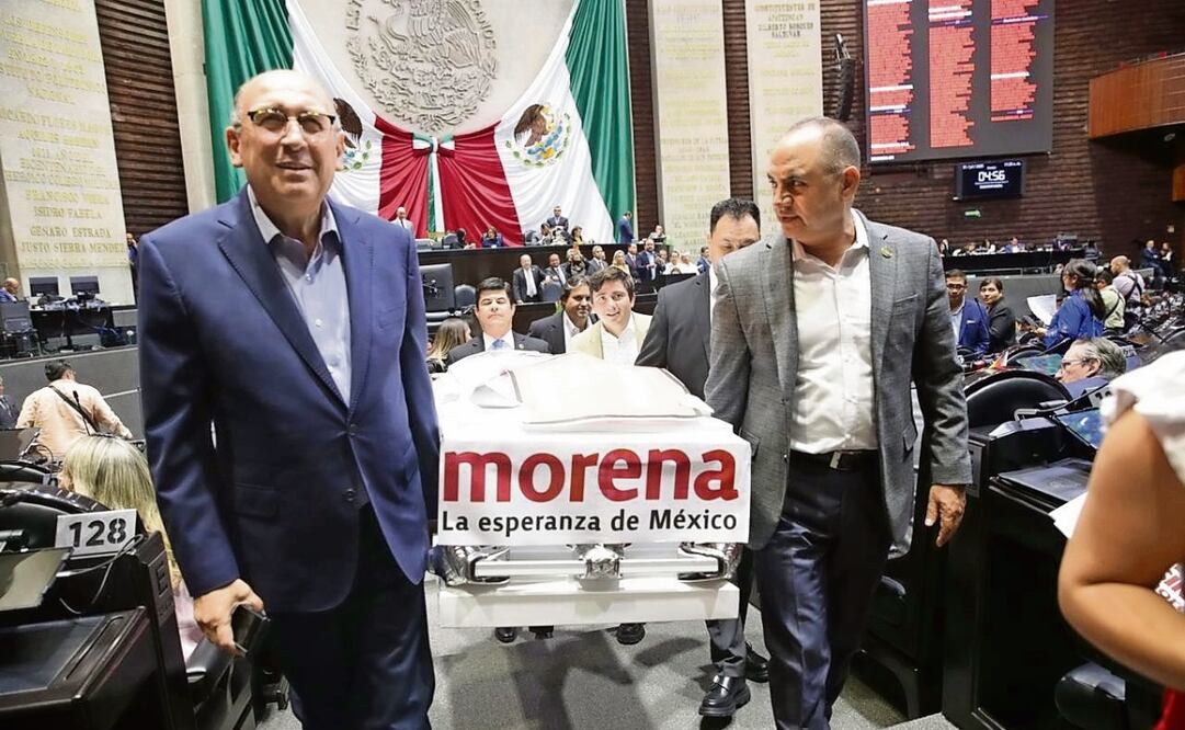 Diputados de oposición afirmaron que Morena enterró ayer la libertad de prensa, de expresión y de información. Foto: Especial