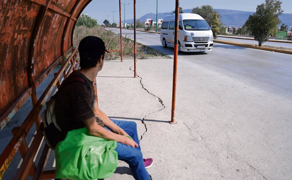 Algunos usuarios dicen que ya se acostumbraron a viajar en combi,
pero esperan la llegada del tren y sus costos para ver si les conviene. Foto: Fernanda Rojas / EL UNIVERSAL
