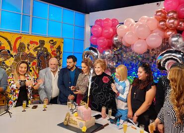 Maxine Woodside celebra 33 años de su programa “Todo para la mujer”