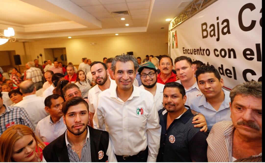 El líder del PRI, Enrique Ochoa Reza, pidió a los priístas de BCS ser vigilantes y exigir a los gobiernos locales acciones eficientes y alto a la corrupción