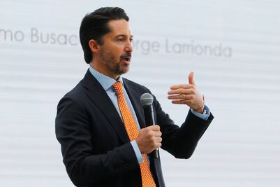 Yon de Luisa impone como regla no recibir llamadas de directivos