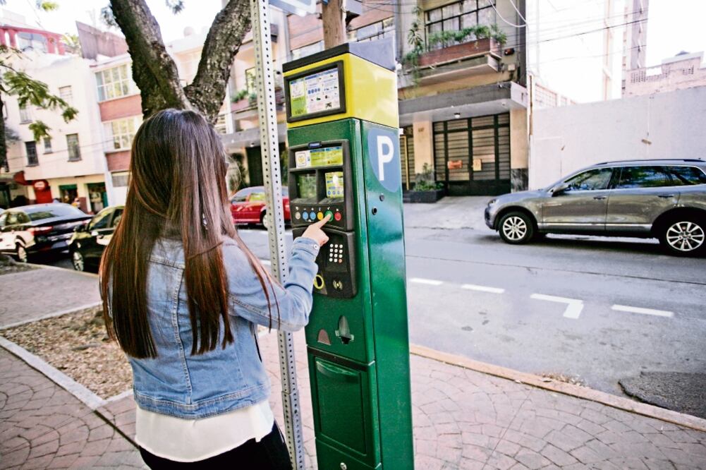 Cambios. El decreto precisa que ahora el jefe de Gobierno deberá hacer ajustes o girar órdenes para que se arregle la reglamentación en parquímetros. (Archivo. EL UNIVERSAL)