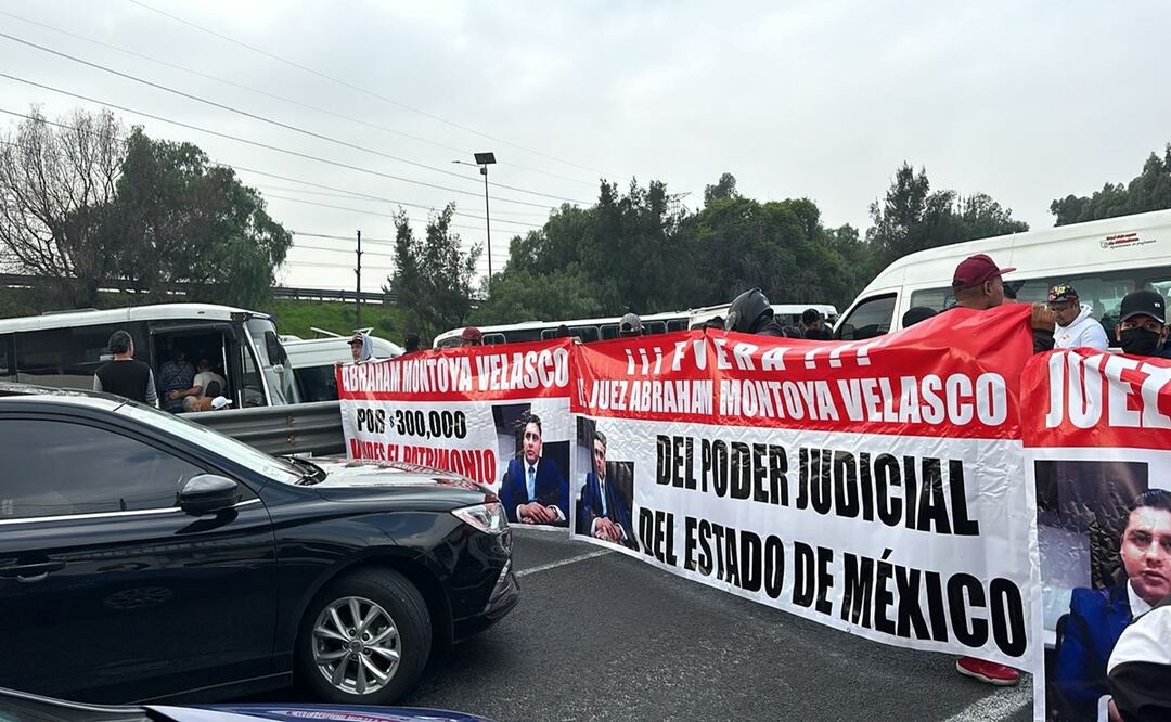 Bloqueo en autopista México-Pachuca; manifestantes exigen destitución de juez del PJEM. Foto: Especial