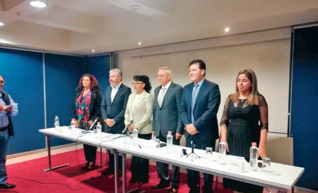 Los seis diputados locales entrantes del PRD plantearon su agenda legislativa para el primer Congreso local. (ESPECIAL)