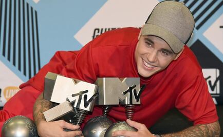 Justin Bieber hace historia en los MTV EMA 2015