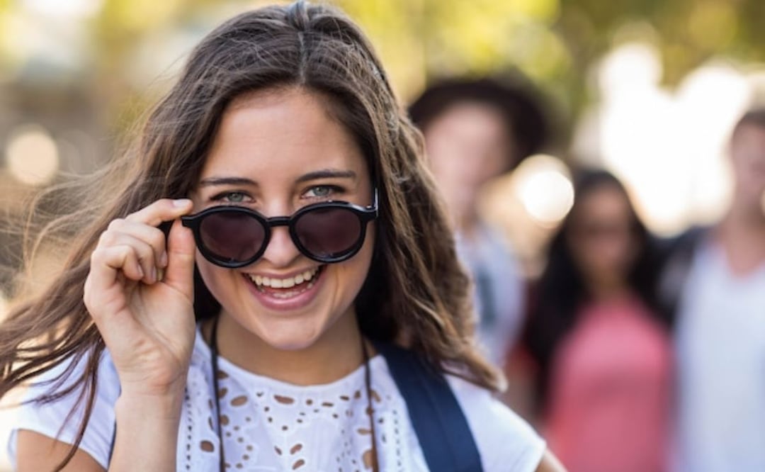 Este análisis pone de relieve cómo la inteligencia artificial puede ofrecer perspectivas sobre comportamientos culturales y comunicativos en diferentes países. Fuente: Freepik.