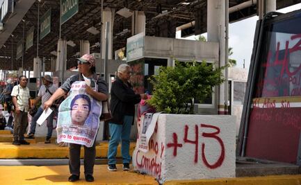 ¿Cuál es el miedo al GIEI? Padres de los 43 de Ayotzinapa protestan en Guerrero a 11 años de desaparición de sus hijos