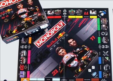 Lanzan edición especial de un famoso juego de mesa con Checo Pérez y Max Verstappen