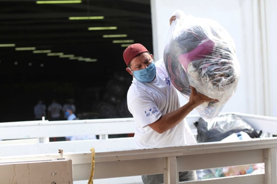 Envía Tamaulipas 20 toneladas de ayuda a familias damnificadas por lluvias en Tabasco