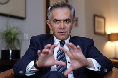 Bajo Reserva Exprés Doble. Equipo de Mancera ataja versión de renuncia de gabinete