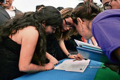 Bodas gay, en manos del Legislativo: Segob