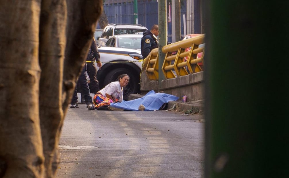 Hombres es asesinado a balazos en la alcaldía Cuauhtémoc (19/01/2026). Foto: Osmar Alvarado / EL UNIVERSAL
