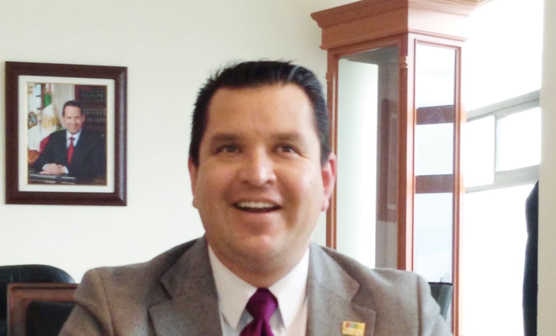 David Sánchez Guevara (izq.) fue presidente municipal de Naucalpan en el trienio 2012-2015; renunció al cargo para buscar una diputación federal (ARCHIVO EL UNIVERSAL)