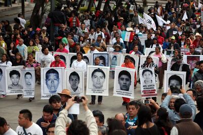 Abrirán tribuna de San Lázaro para padres de normalistas de Ayotzinapa