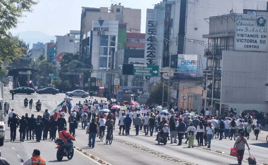 Caos vehicular por manifestantes locatarios de mercados; afectadas principales vialidades de la CDMX. Foto: Juan Carlos Williams