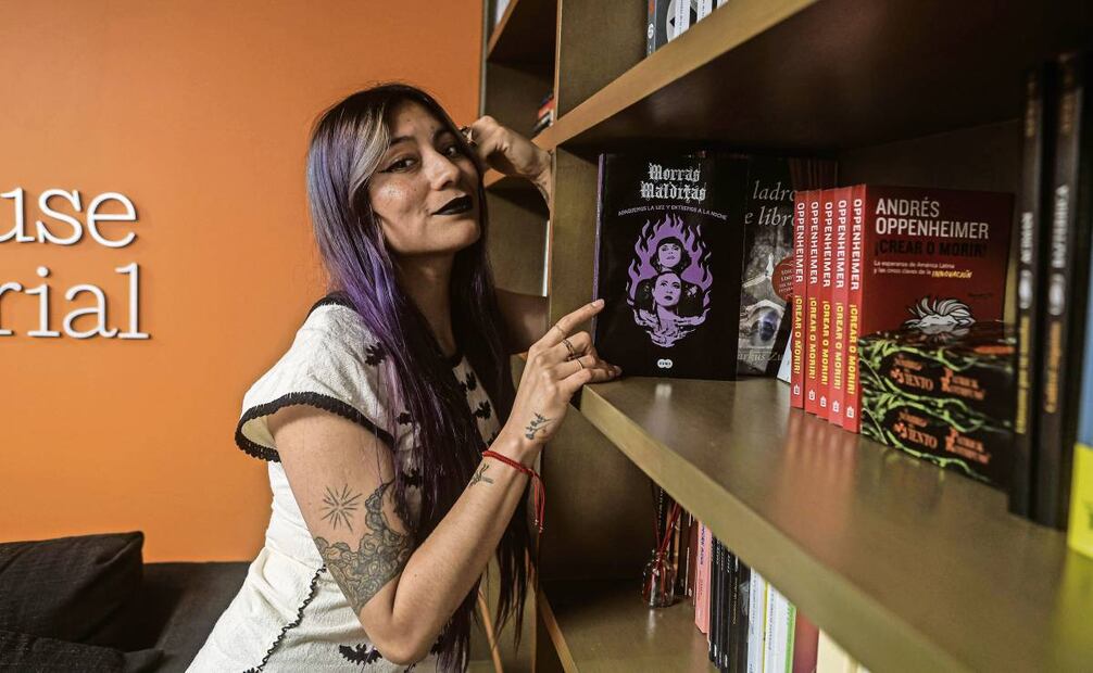 Recopila tanto relatos largos como historias cortas, algunas traducidas de lenguas originarias. Foto: Gabriel Pano / EL UNIVERSAL