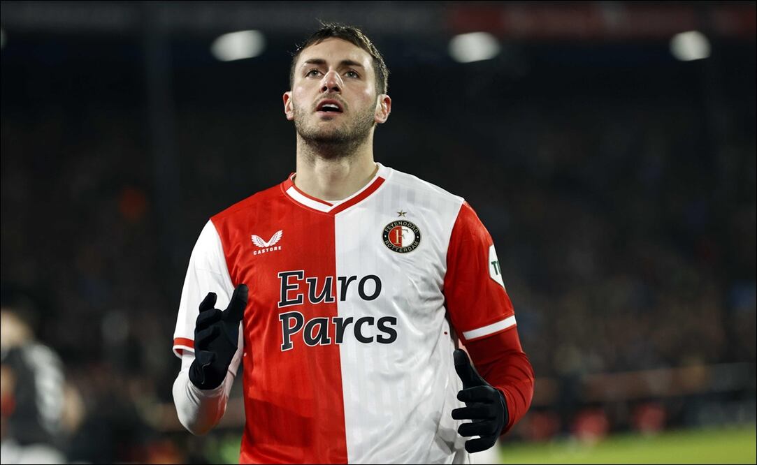 Santiago Giménez falló un penalti con el Feyenoord - Foto: EFE